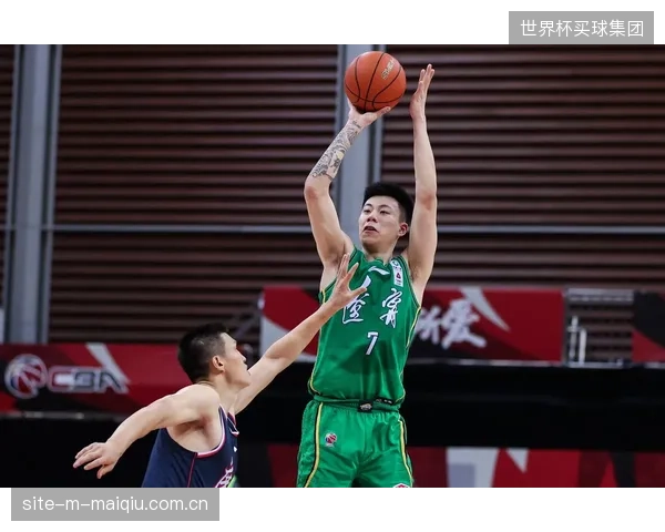 杰克逊的全能锋线属性为球队提供战术变数,其前场压迫或成小组赛破局关键。 杰克逊的全能锋线属性为球队提供战术变数,其前场压迫或成小组赛破局关键。